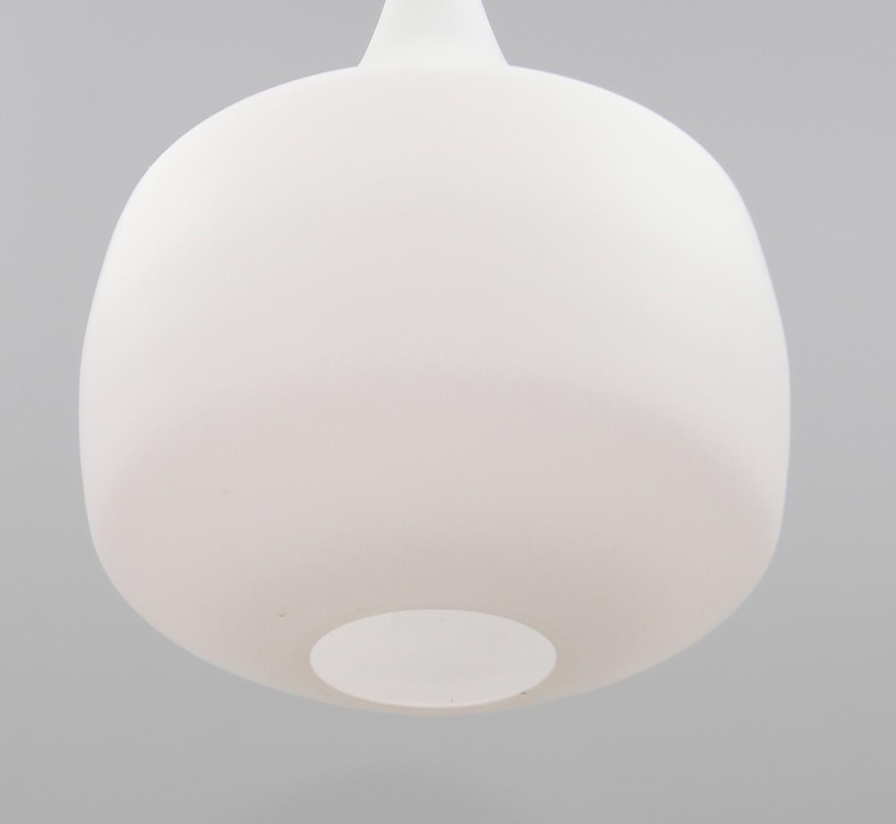 TAKLAMPA, Luxus, Vittsjö, 1900-talets andra hälft. Höjd ca 45 cm.