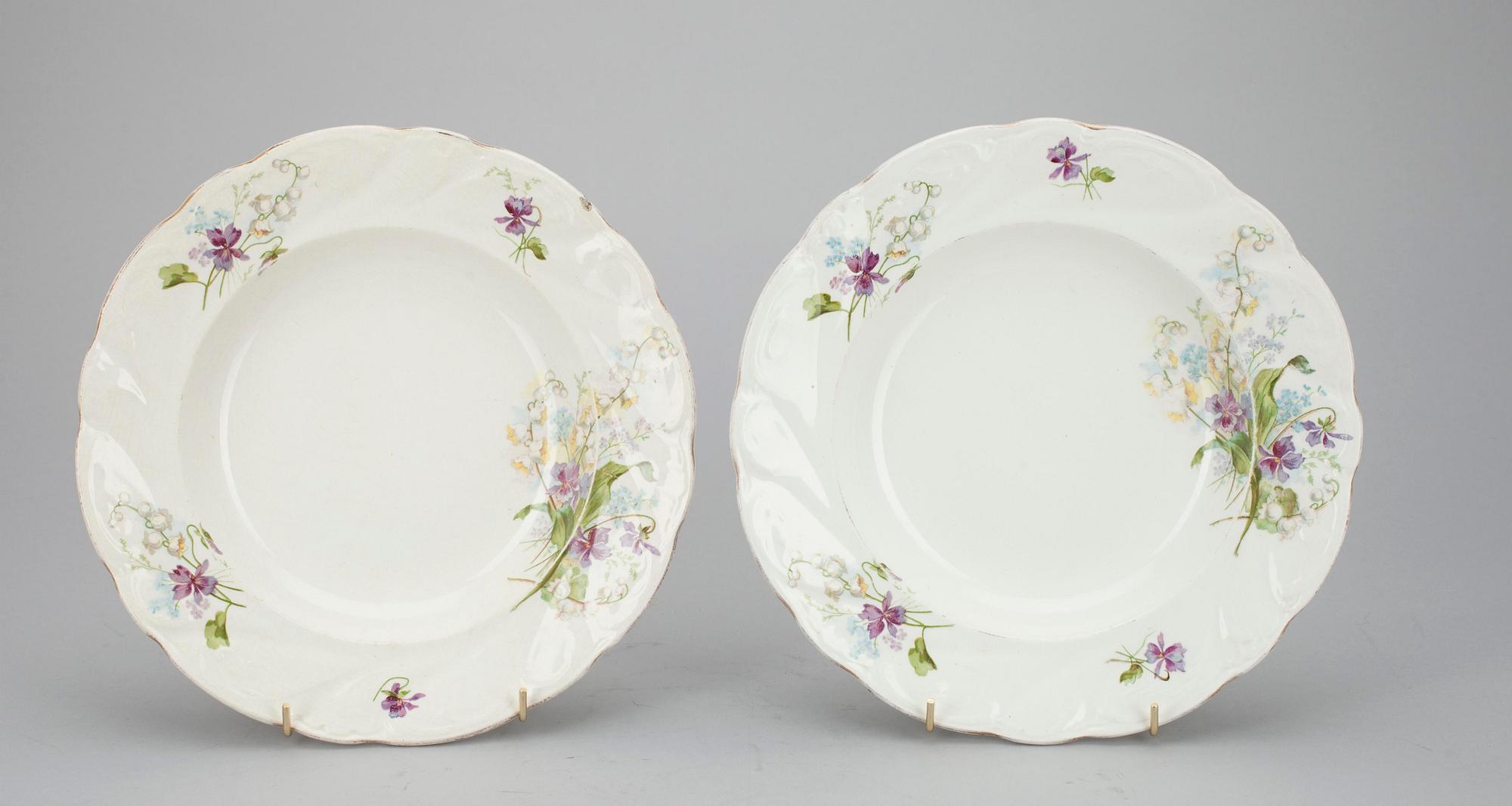 TALLRIKAR, flintgods, Kuznetsov/ KPM Dreylingsbusch Ryssland 1900-talets början.