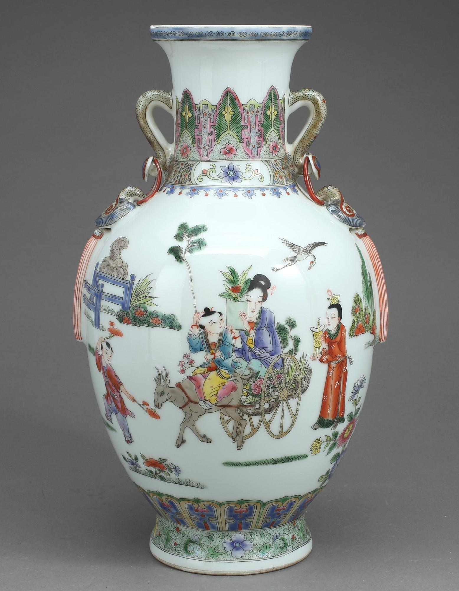 URNA, porslin, Kina, 1900-tal.