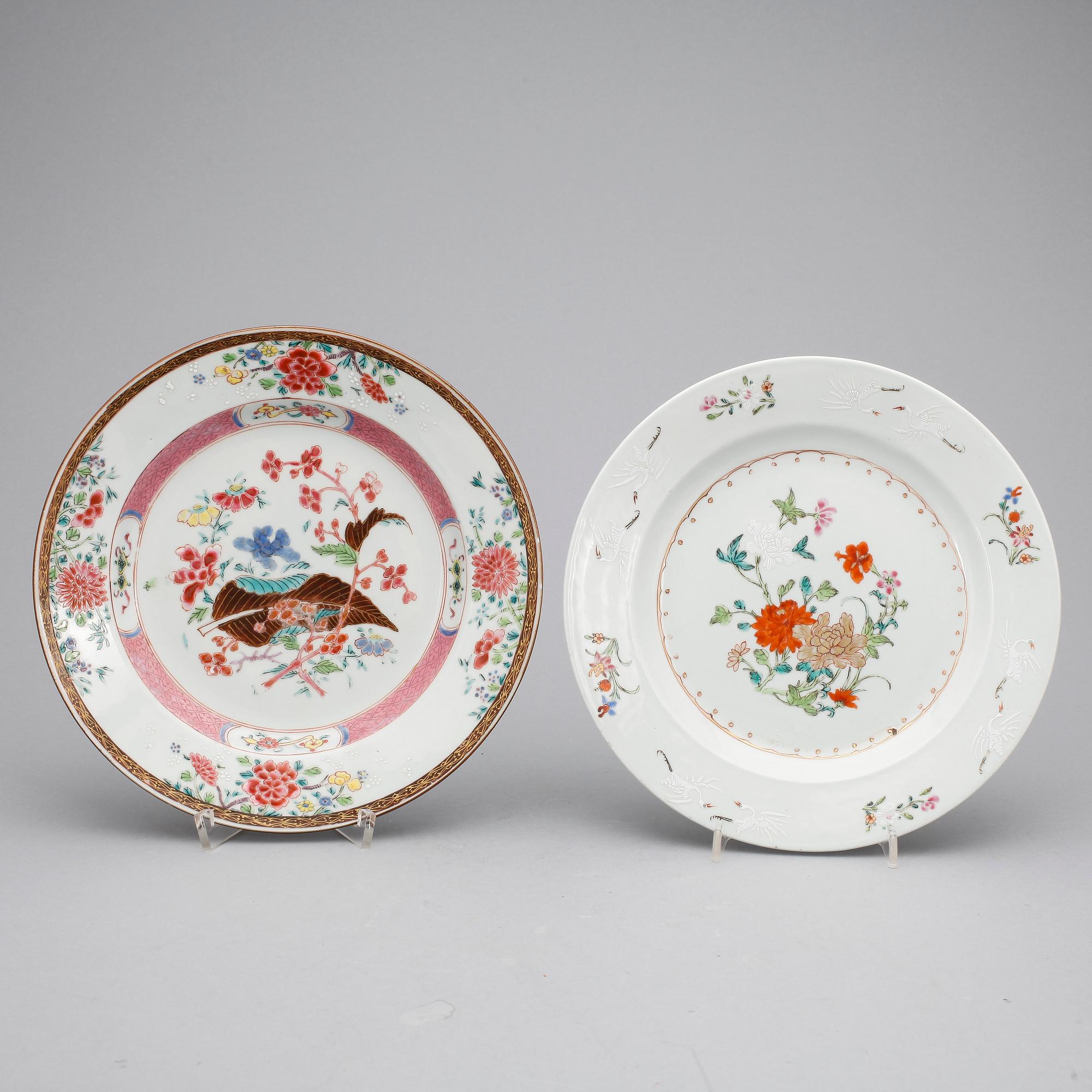 TALLRIKAR,  5 st, porslin Qing dynastin, 1700-tal.