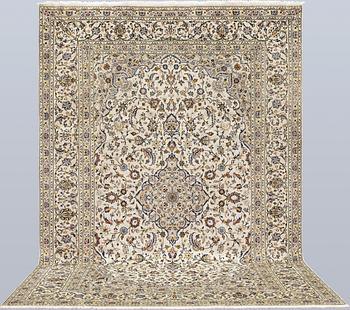 A Keshan carpet, approx. 355 x 248 cm.