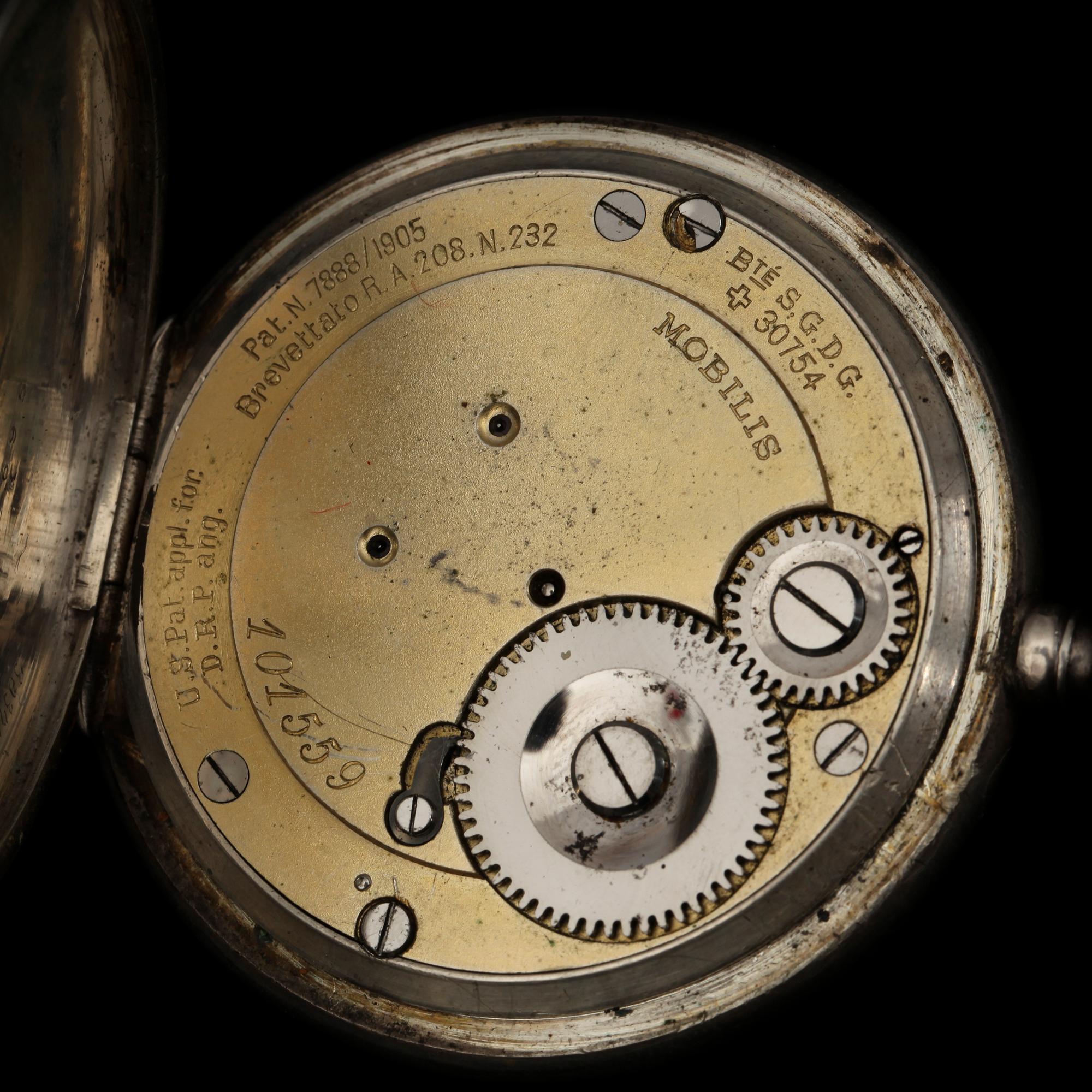 HERRFICKUR, silver. Mobilis 1920-tal. Karusellgång.