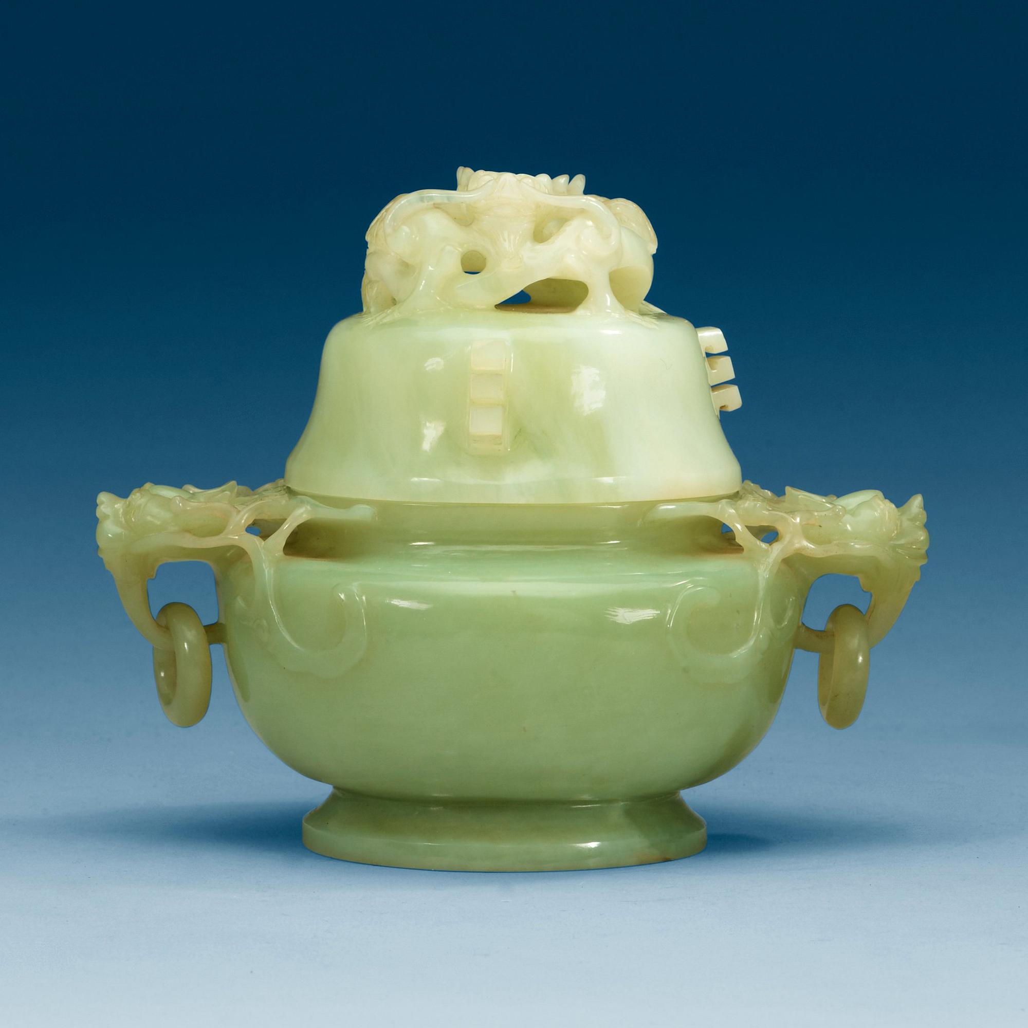 RÖKELSEKAR, nefrit, Kina. Troligen 1800-tal.