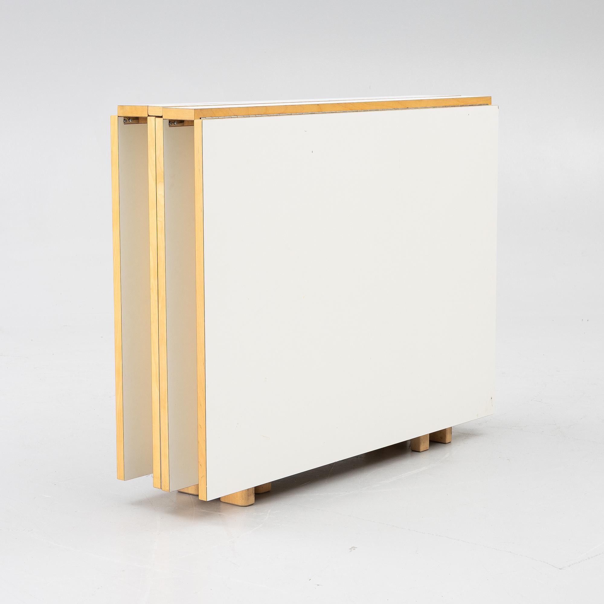 Bruno Mathsson, a 'Maria Flap' gate leg table, Mathsson International, 2011.