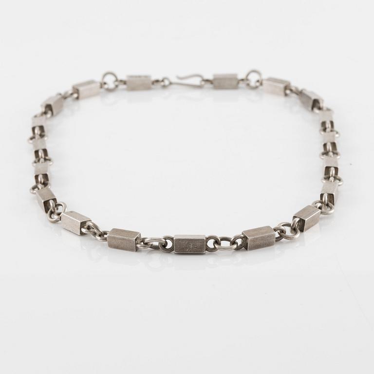 Wiwen Nilsson, halsband, sterlingsilver, Lund 1944.
