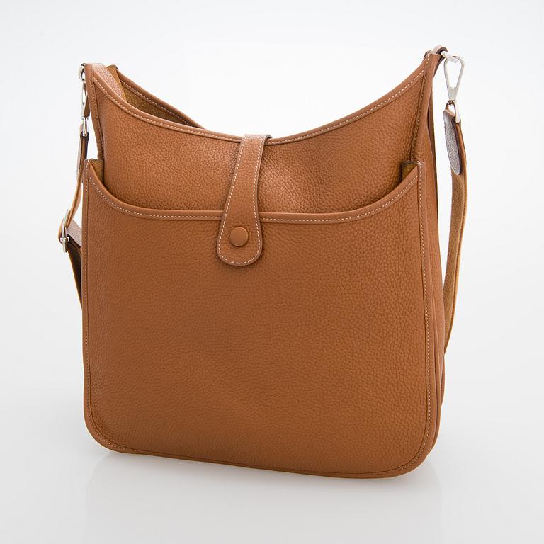 Hermès, 'Evelyne poche III 33' bag.