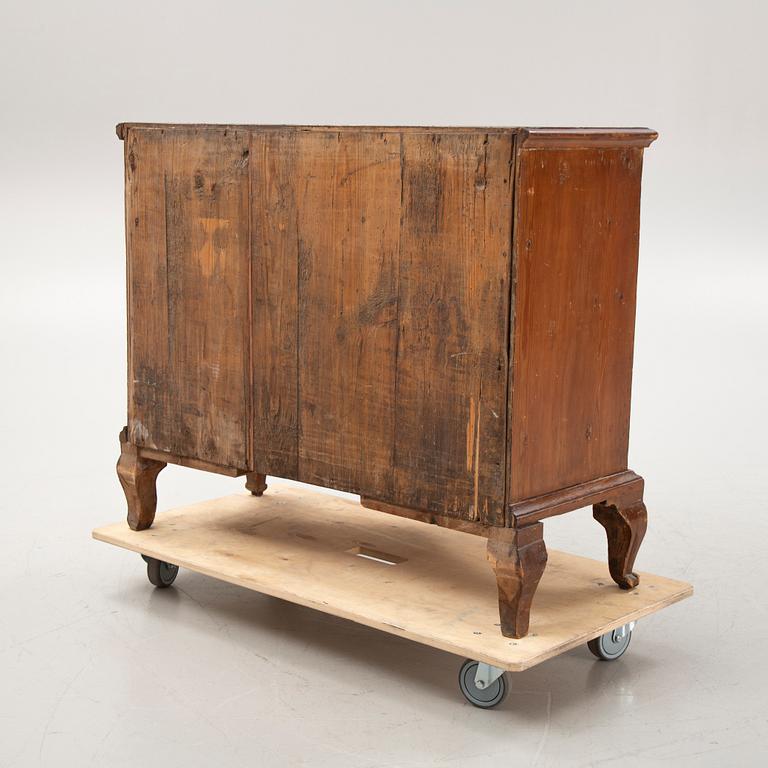 A late Baroque chest of drawers, 18th century.