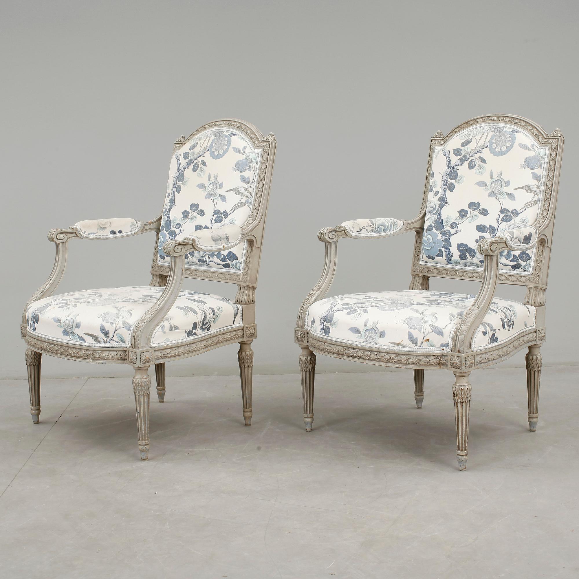 KARMSTOLAR, ett par, Louis XVI-stil, sent 1800-tal.