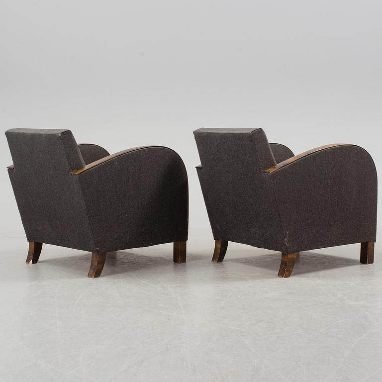 A pair of art déco easy chairs, 1930s/1940s.