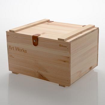 Harri Koskinen, veistos, lasia, signeerattu ja numeroitu, Harri Koskinen, Iittala 2009, 14/100.