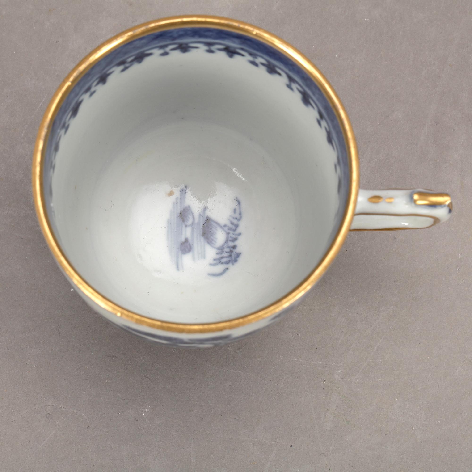 TESERVIS, 9 delar snarlika, porslin, Kina, Qianlong, (1736-1795).