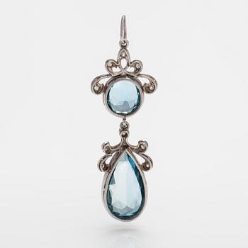 Riipus, platinaa, akvamariineja ja timantteja n. 0.10 ct yht.