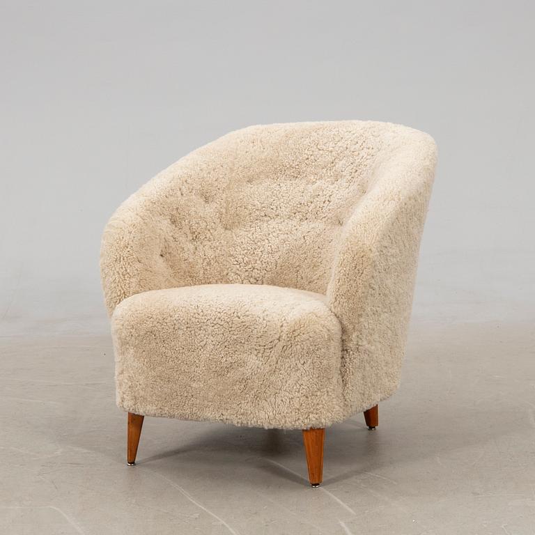 Armchair 1940s.