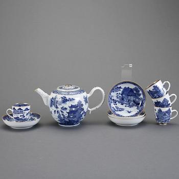 TESERVIS, 5 delar. Porslin, Kina, Qianlong 1736-95.