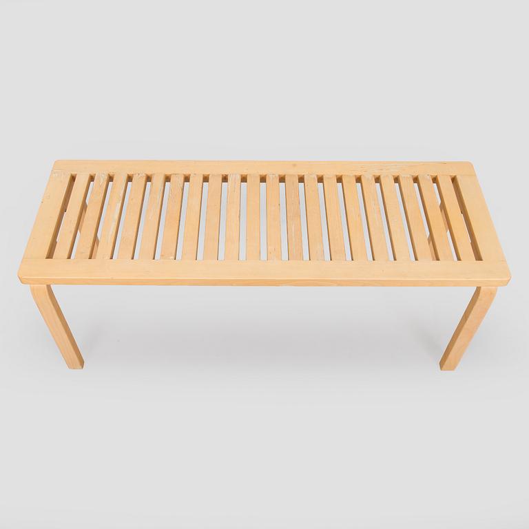 Alvar Aalto, bänk, modell 153A, Artek 1990-tal.