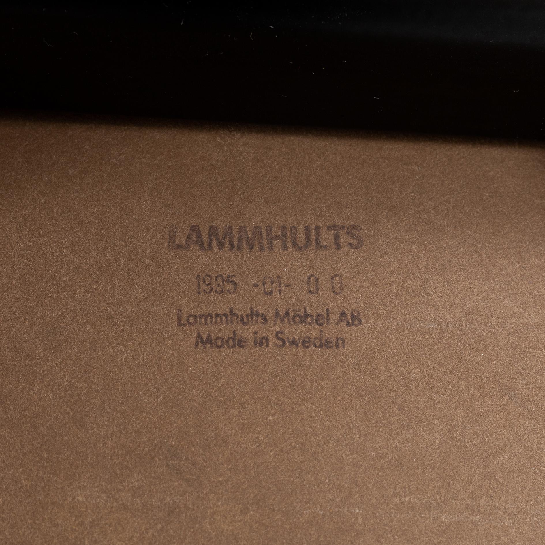 A pair of coffee tables from Lammhults, 1990's.