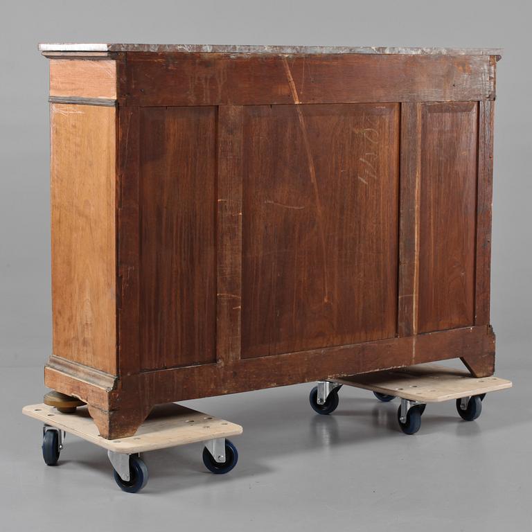 SKÄNK, Louis XVI-stil, 1900-talets första hälft.