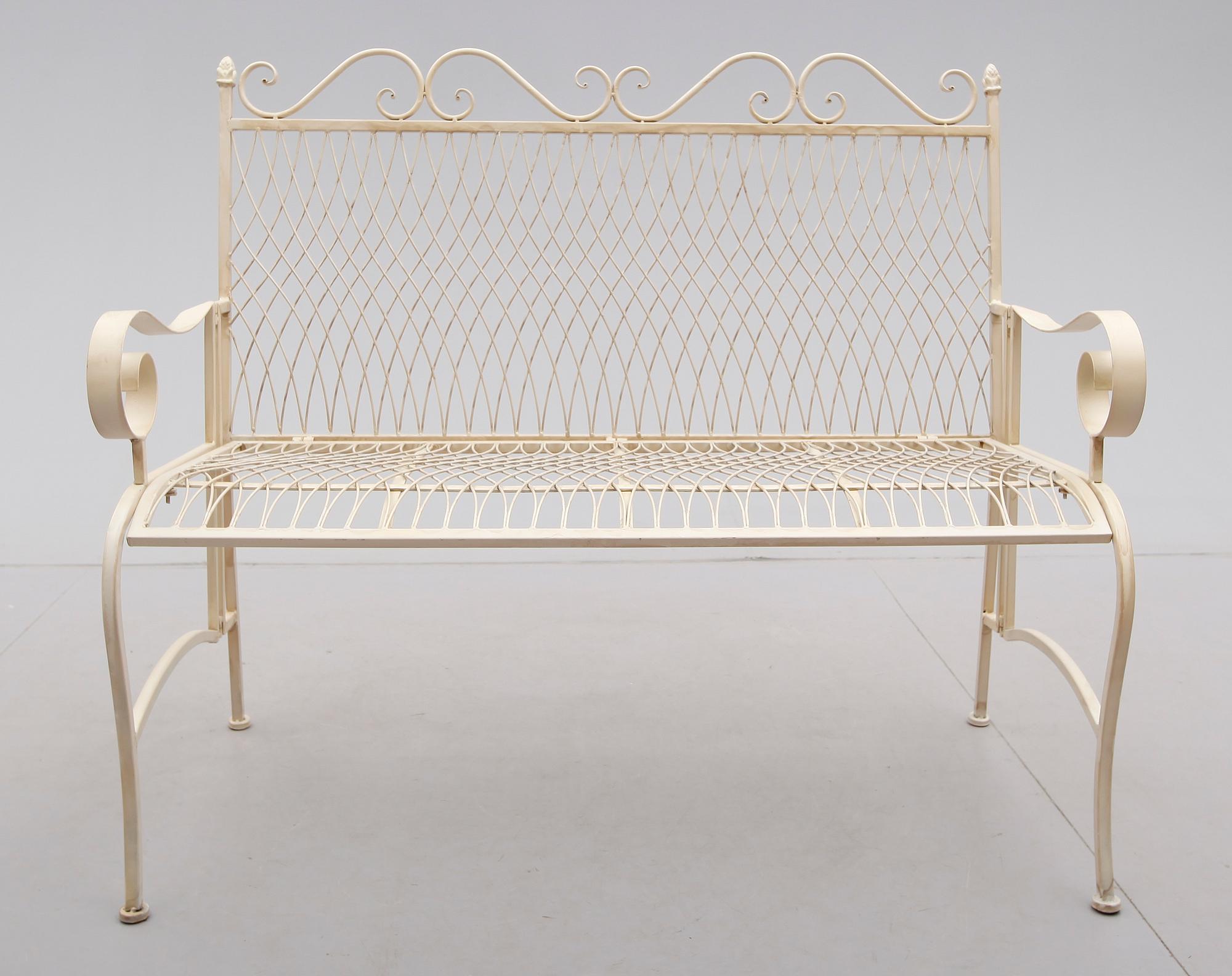 TRÄDGÅRDSSOFFA, 2000-tal.