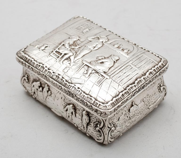 DOSA, silver, sannolikt Dijon, Frankrike, 1700-tal. Vikt ca 154 g.