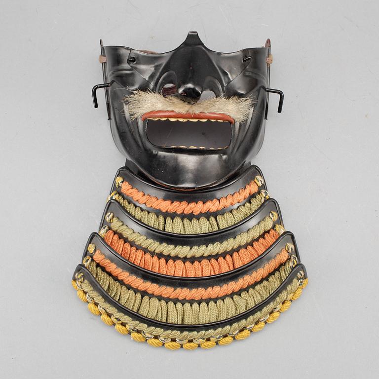 HJÄLM, Kabuto och Mempo, Japan, Meji/Showa-perioden, omkring 1900.