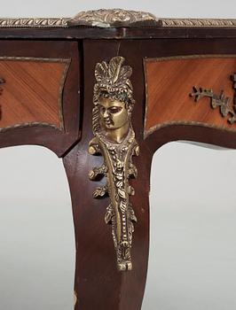 SKRIVBORD, Louis XV-stil, 1900-talets första hälft.