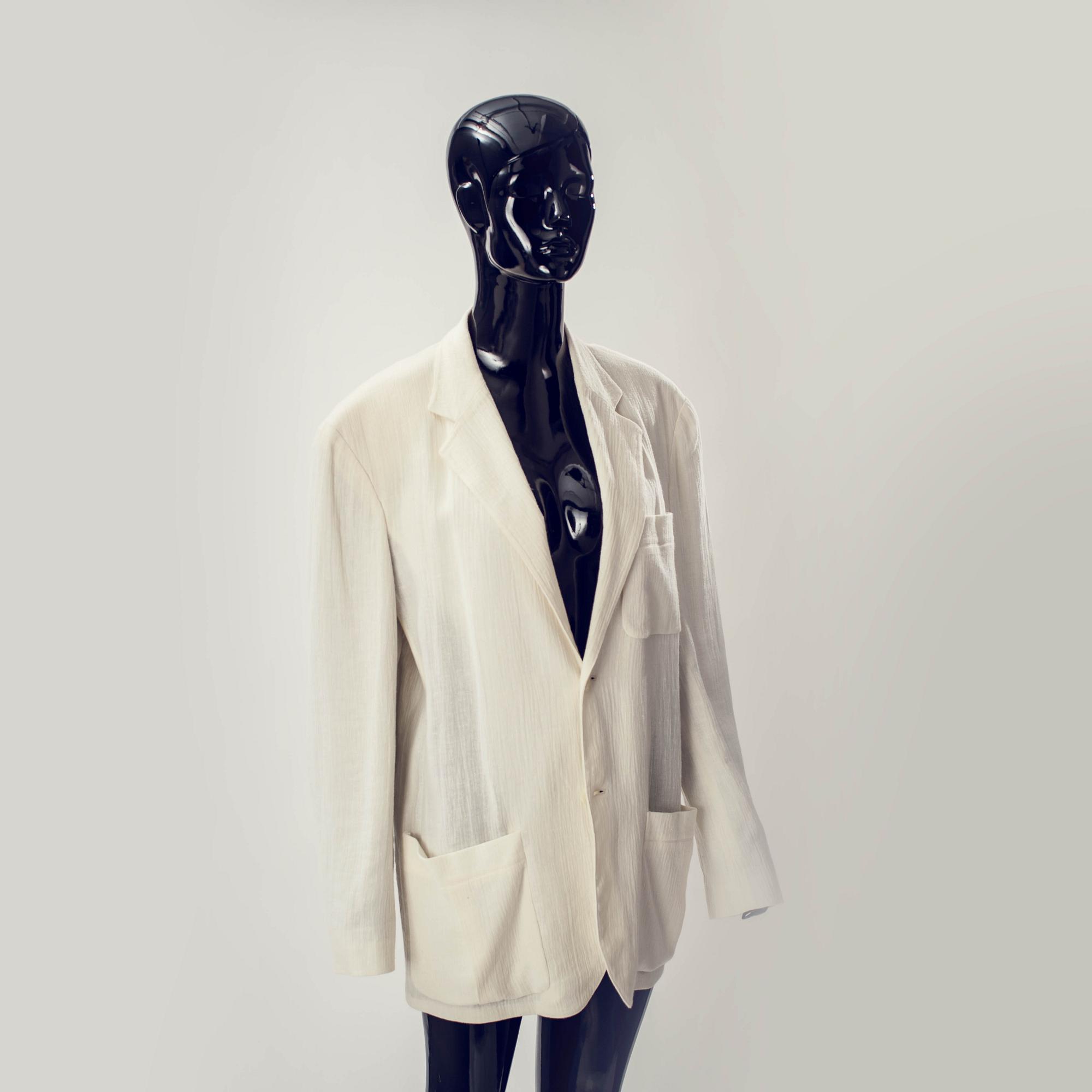 KAVAJ, Giorgio Armani.