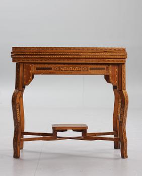 SPELBORD, orientaliskt, 1800-talets slut.