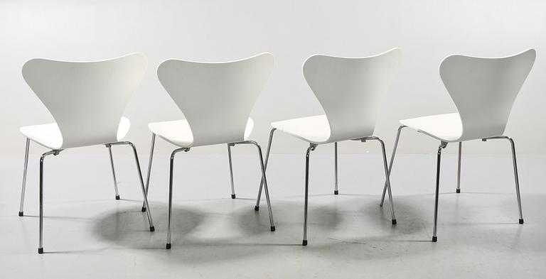 STOLAR, 4 st, "Sjuan", Arne Jacobsen, Fritz Hansen, 2001.