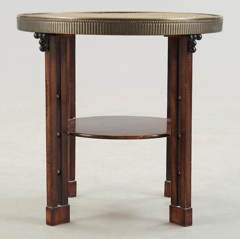BORD, orientaliskt, 1900-tal.