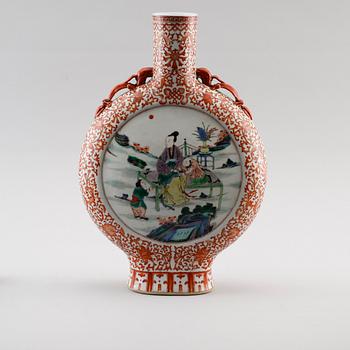PILGRIMSKRUS, porslin, Kina, 1900-tal.
