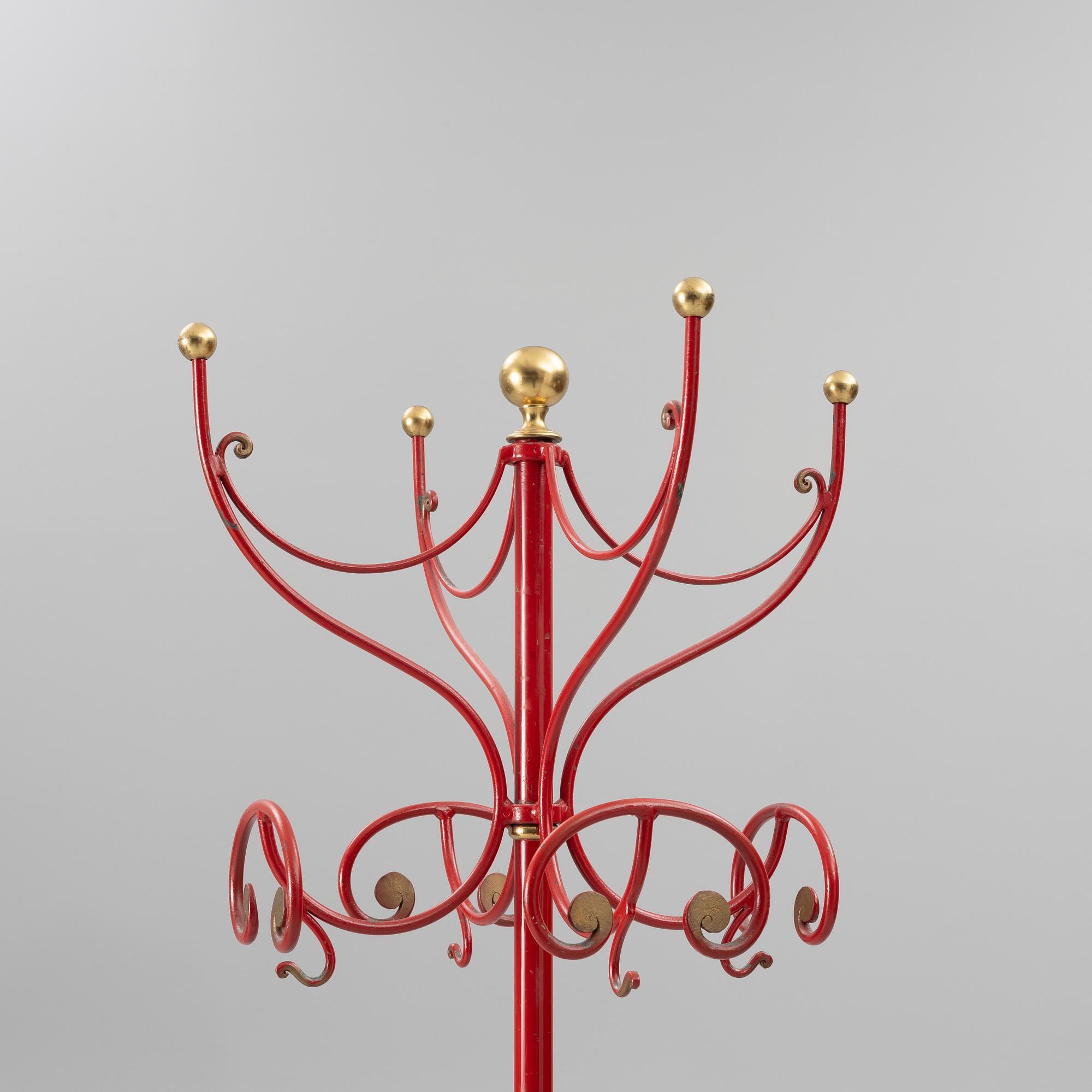 A coat hanger, second half of the 20th Century.