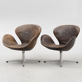 Arne Jacobsen, fåtöljer, ett par, "Svanen", Fritz Hansen, Danmark, 1963.