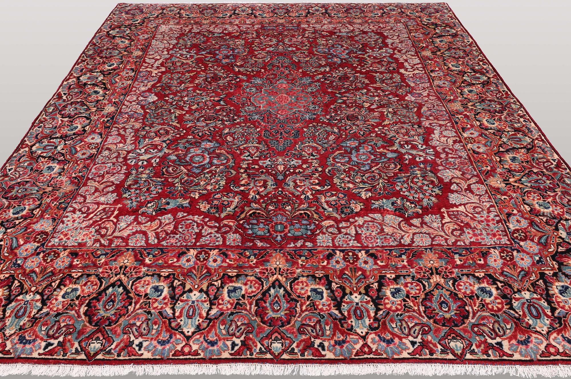 MATTA, Semiantik Sarouk, ca 358 x 270 cm.