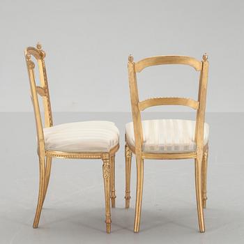 STOLAR, ett par, Louis XVI-stil, omkring år 1900.