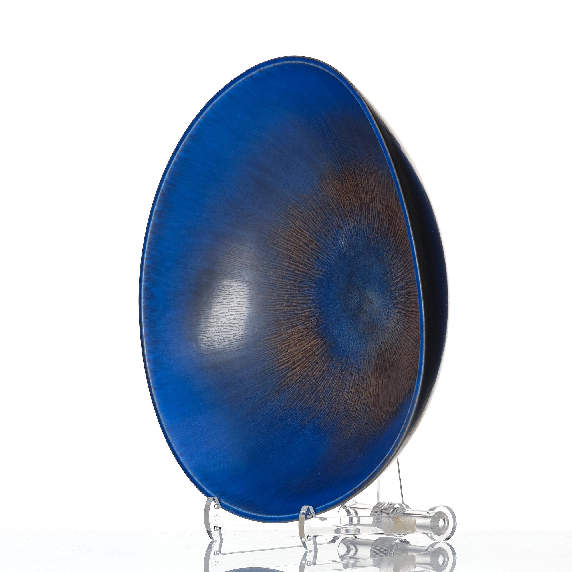 Berndt Friberg, a stoneware dish, Gustavsberg studio, Sweden 1958.