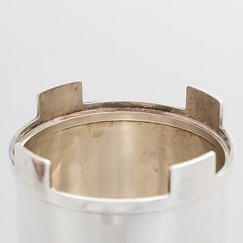 Bertel Gardberg, a stone-lidded silver jar, Kultateollisuus, Turku 1966.
