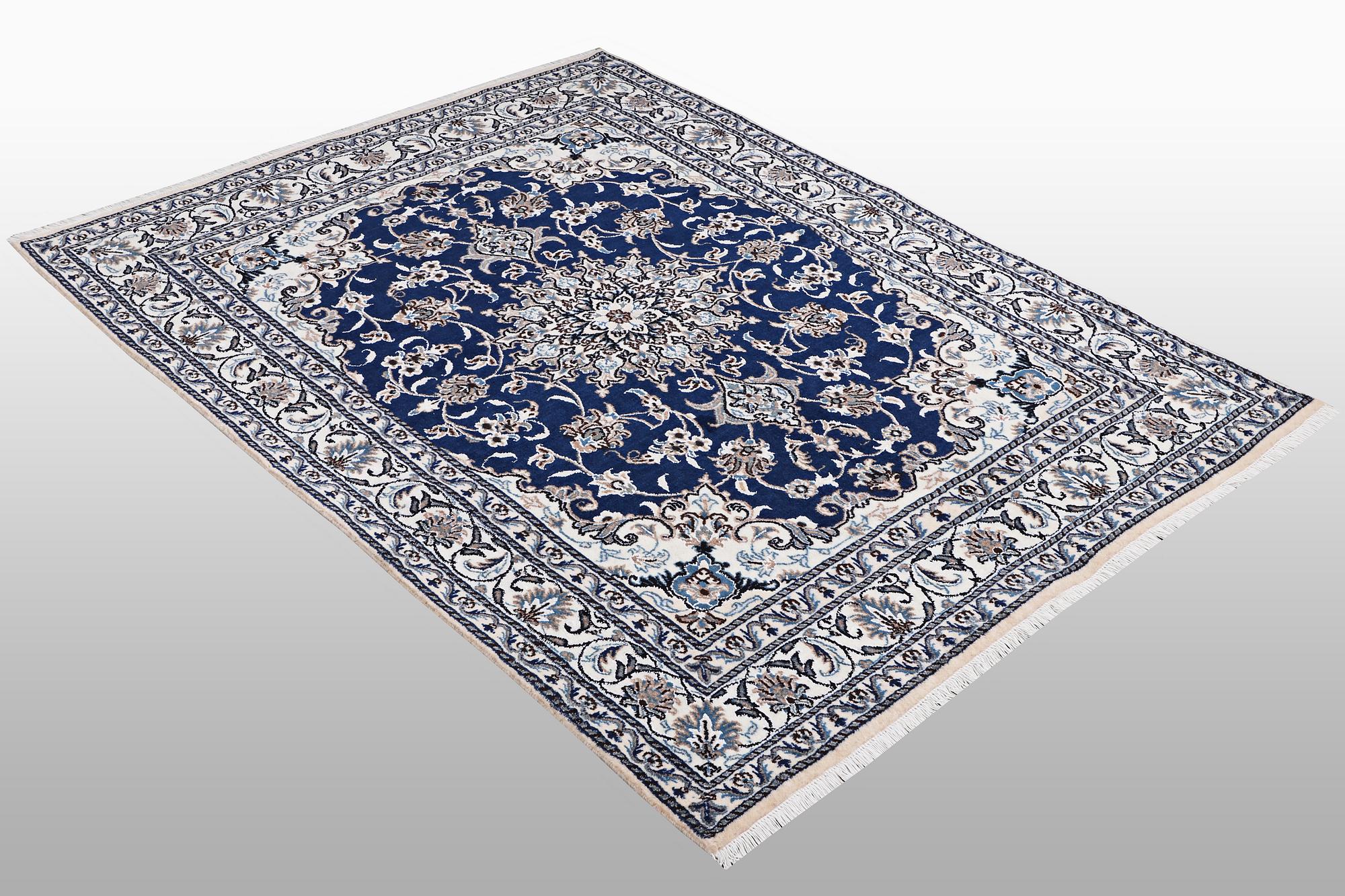 A carpet, Nain, part silk, ca 202 x 148 cm.