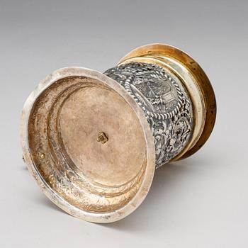 A German 17th century parcel-gilt silver tankard, marks of Israel Thelott, Augsburg (1654-1696).