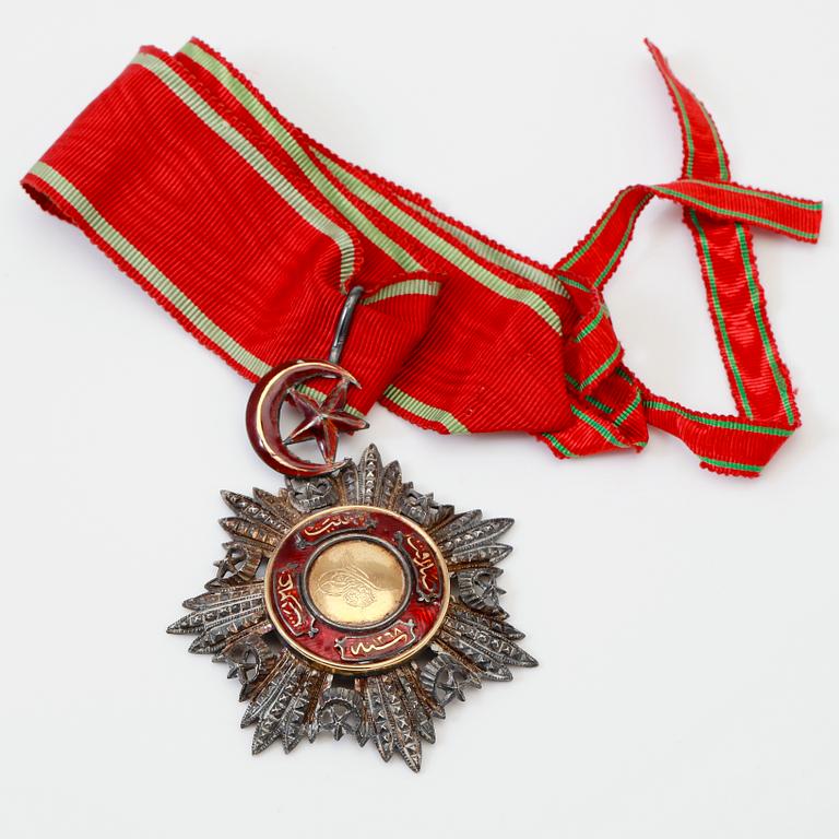KRASCHAN, Medjijorden, silver och emalj, Turkiet före 1923. Vikt ca 34 gram.