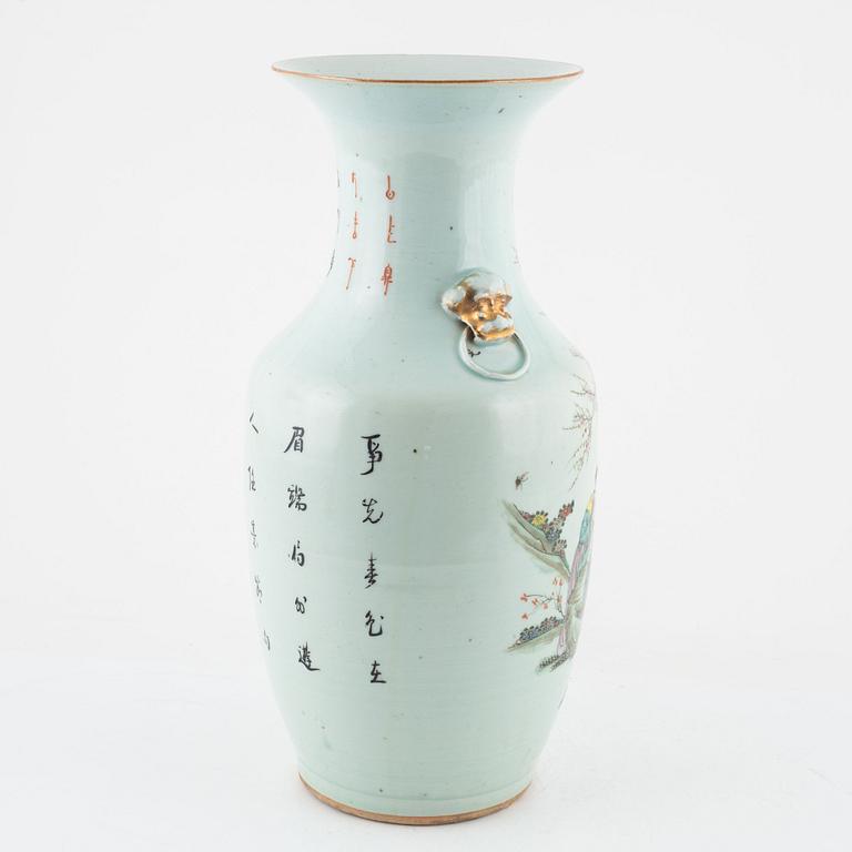 A famille rose Vase, 20th century.