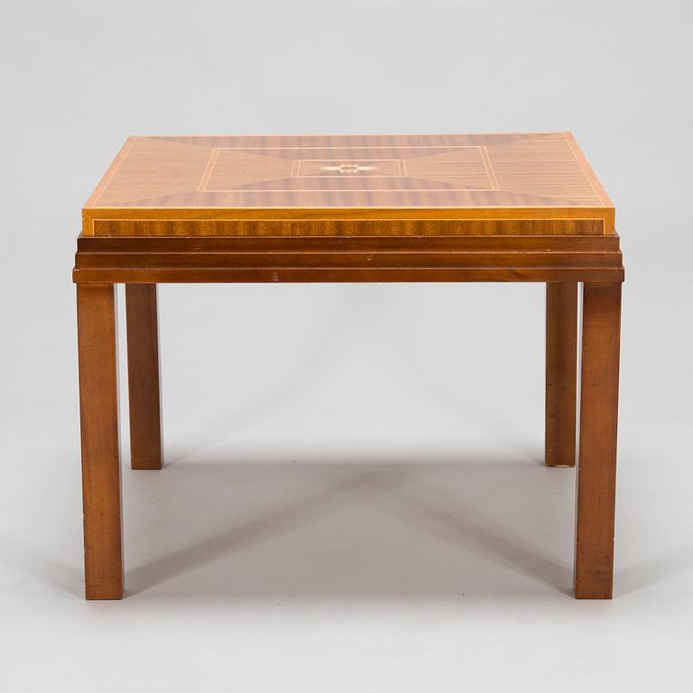 Eliel Saarinen, a late 20th-century 5-piece 'Saarinen house' furniture suite, Adelta oy, Finland.