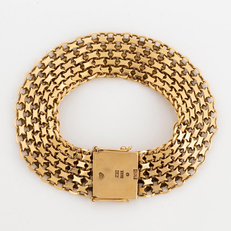 18K gold bracelet.