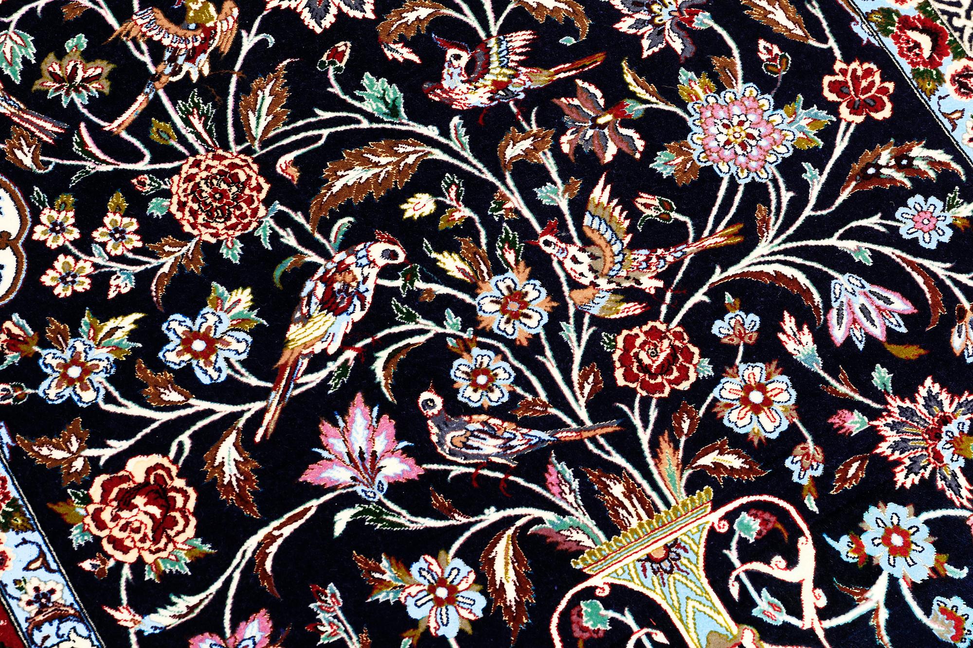 MATTA, Figural Isfahan, part silk, 167 x 110 cm.