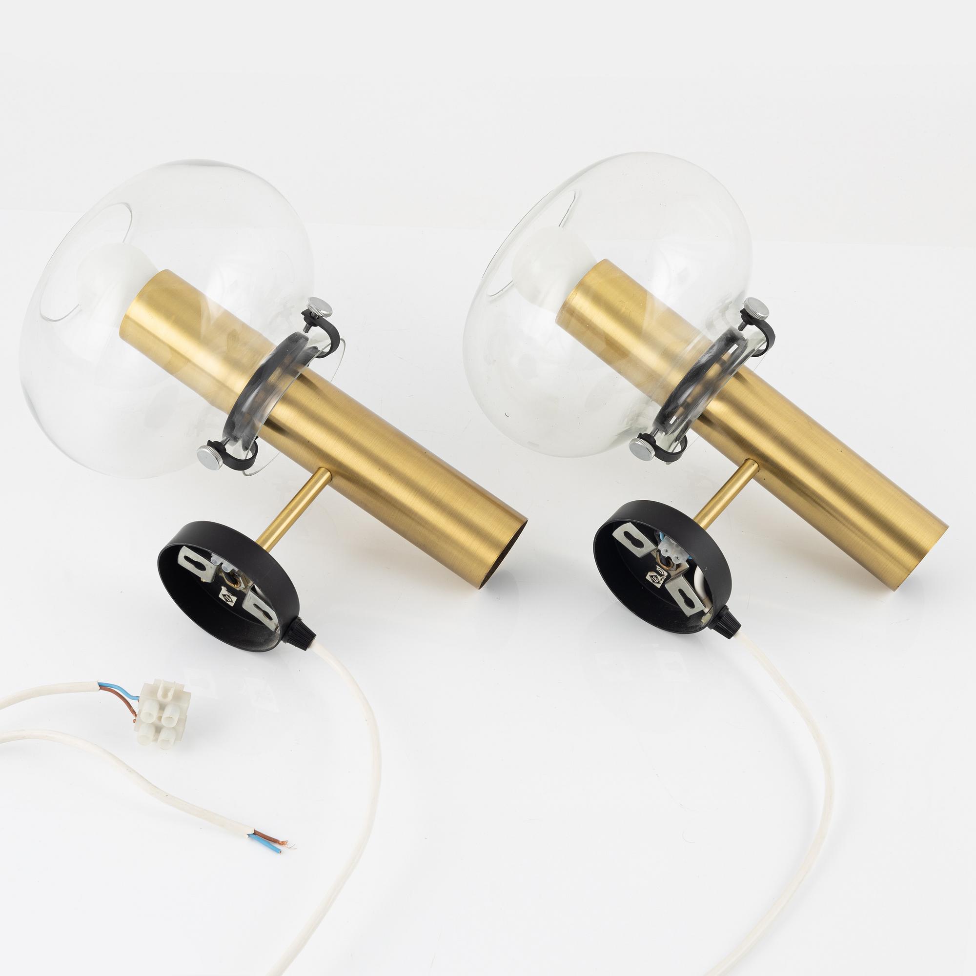 A pair of wall lamps, end of the 20th century.