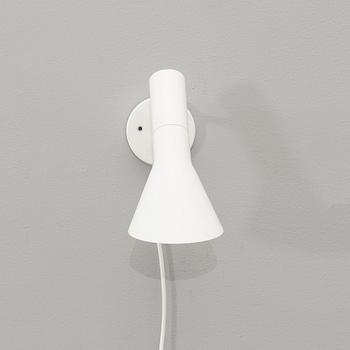 Arne Jacobsen, vägglampa "AJ" för Louis Poulsen 2000-tal.