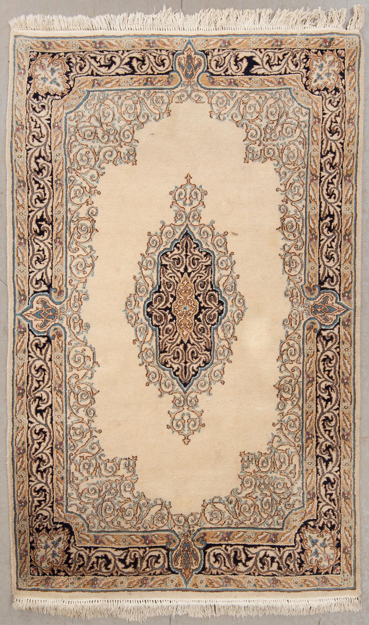 MATTA, old, Kirman laver, ca 215 x 127 cm.