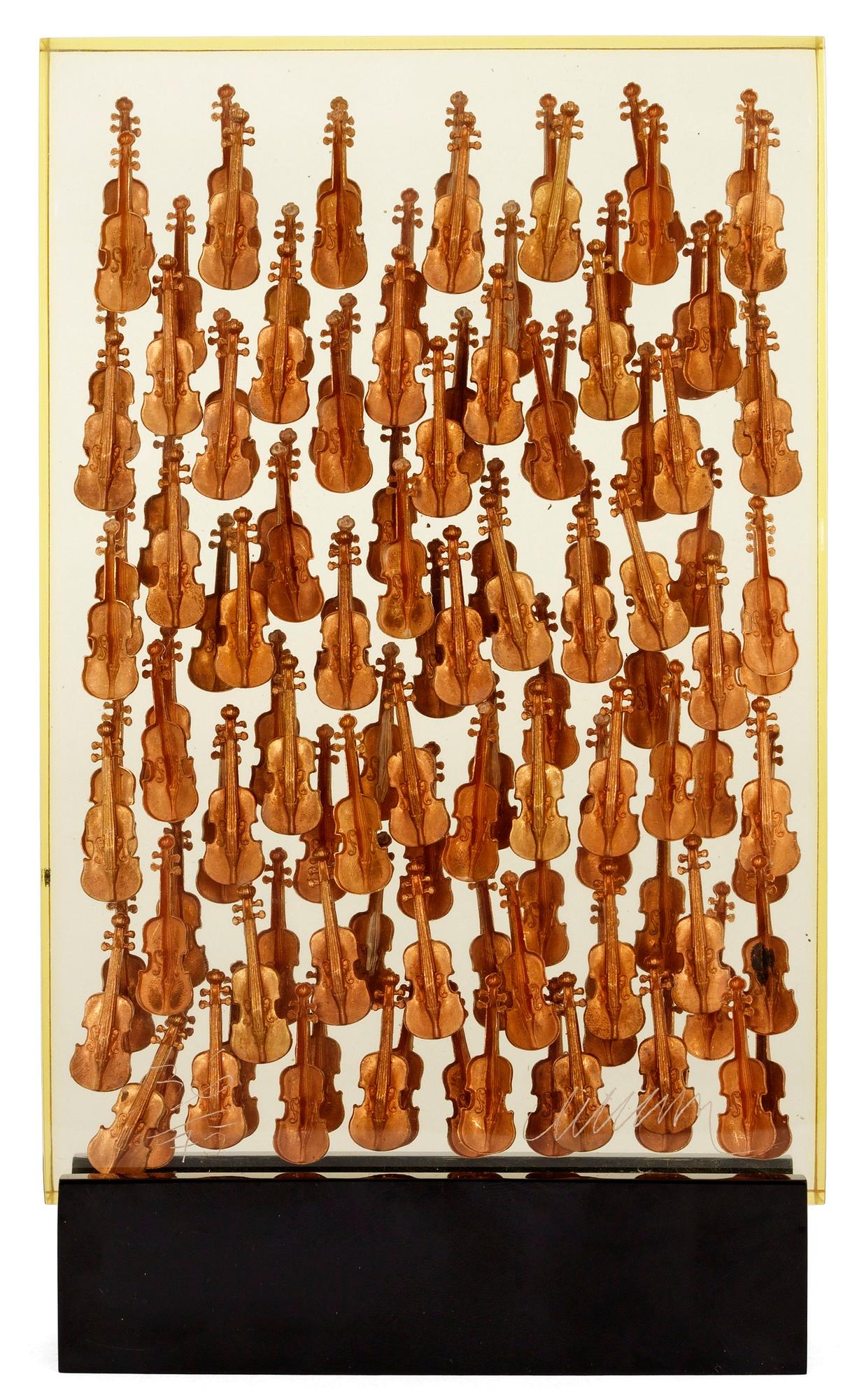 Arman (Armand Pierre Fernandez), Violiner.