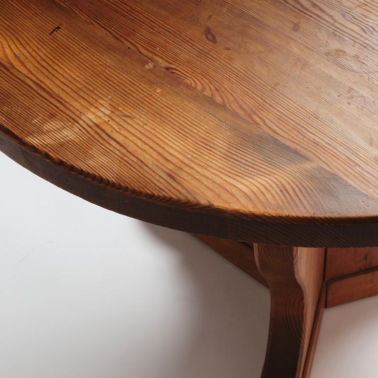 Nordiska Kompaniet, a stained pine circular top 'Lovö' table, ca 1941.