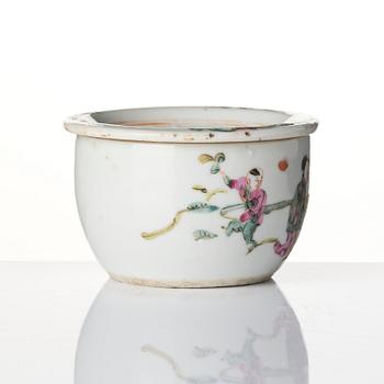Two Chinese famille rose porcelain dishes and a censer, a pair of enamel spoons, Qing dynasty.
