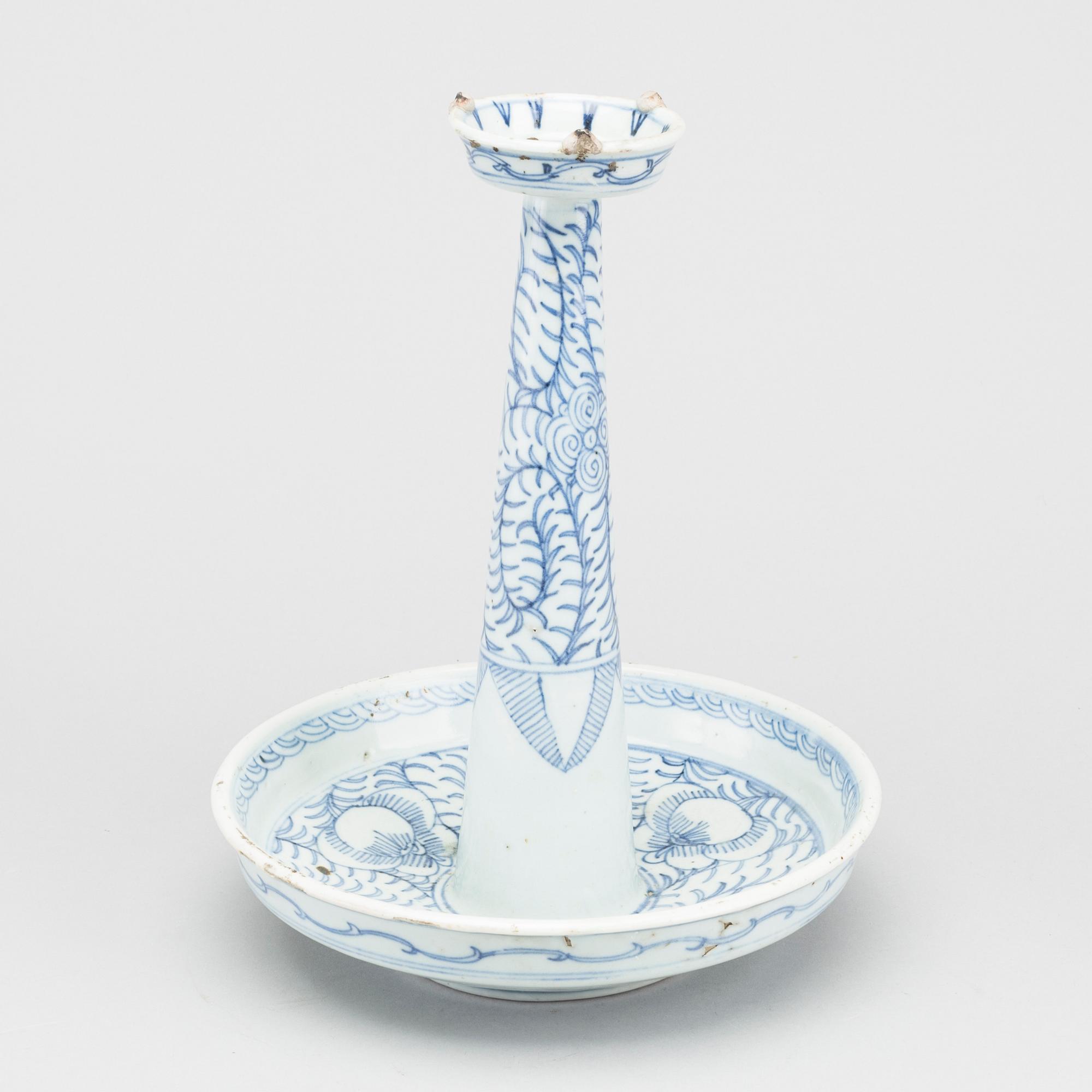 CHINESE CANDLESTICK, later Qing (1644-1912).